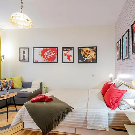 Downtown By Living Apartment *